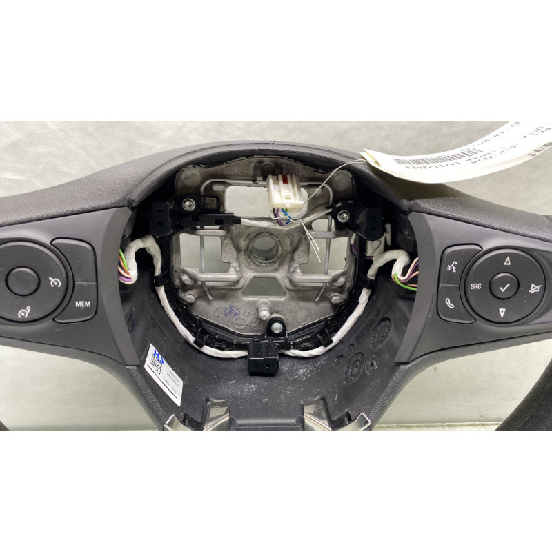 Volant OPEL CORSA F Photo n°4