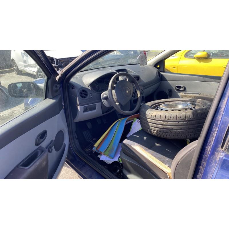 Aile avant gauche RENAULT CLIO 3 Photo n°10