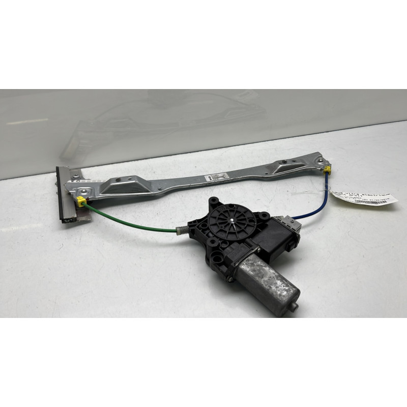 Leve vitre electrique avant droit OPEL CORSA E Photo n°1