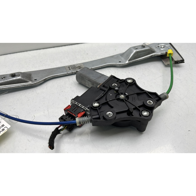 Leve vitre electrique avant gauche OPEL CORSA E Photo n°3