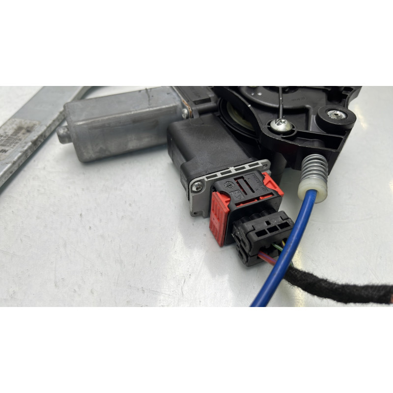 Leve vitre electrique avant gauche OPEL CORSA E Photo n°4