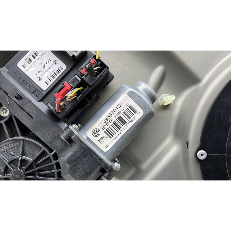 Leve vitre electrique avant gauche SKODA OCTAVIA 2 Photo n°3