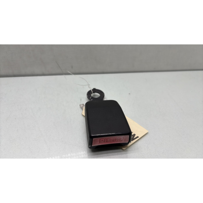Attache ceinture avant droit DACIA SANDERO 1 Photo n°2