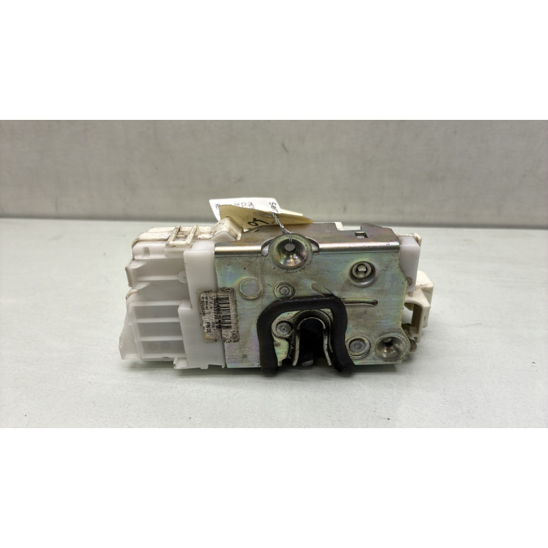 Serrure avant droit MERCEDES CLASSE A 169 Photo n°1