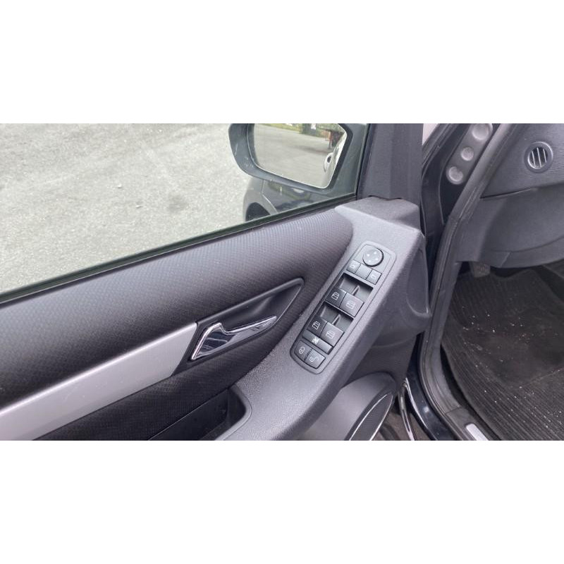 Serrure avant droit MERCEDES CLASSE A 169 Photo n°9