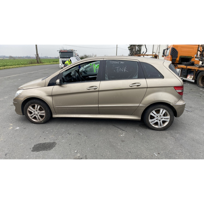 Feu arriere secondaire droit (feux) MERCEDES CLASSE B 245 Photo n°9