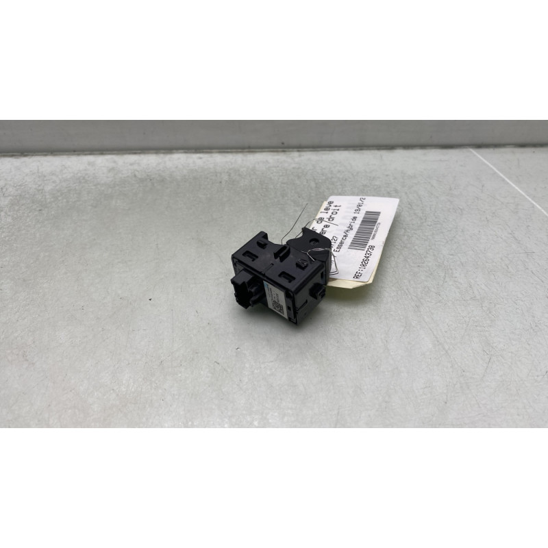 Interrupteur de leve vitre arriere droit FORD FIESTA 7 Photo n°2