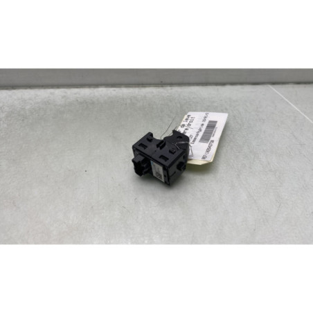 Interrupteur de leve vitre arriere droit FORD FIESTA 7