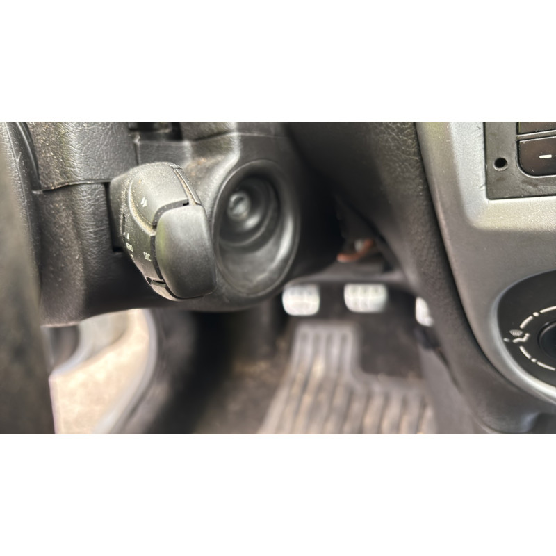 Poignee interieur avant gauche PEUGEOT 206 Photo n°19