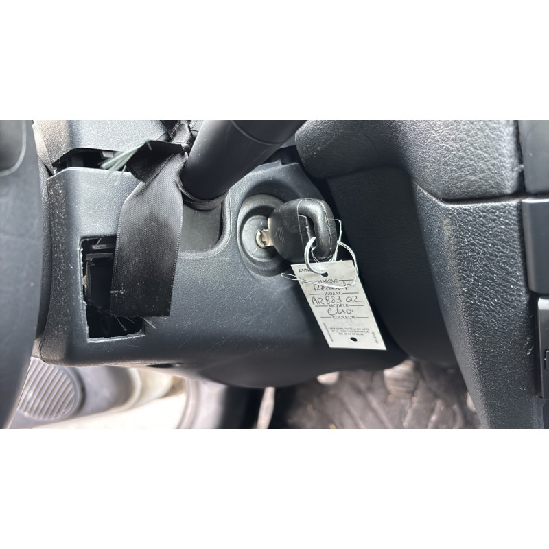 Pompe lave glace avant RENAULT CLIO 2 Photo n°20