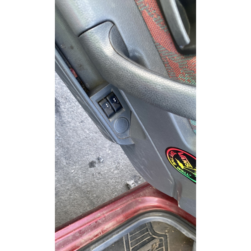 Arret de porte avant droit RENAULT CLIO 1 Photo n°14