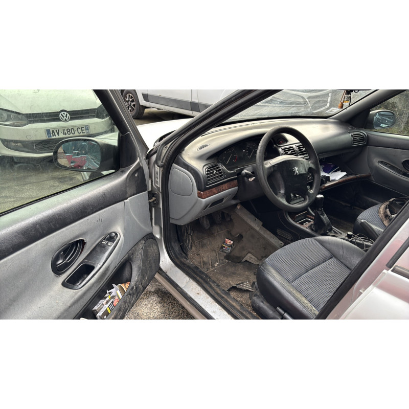 Poignee porte avant gauche PEUGEOT 406 Photo n°14