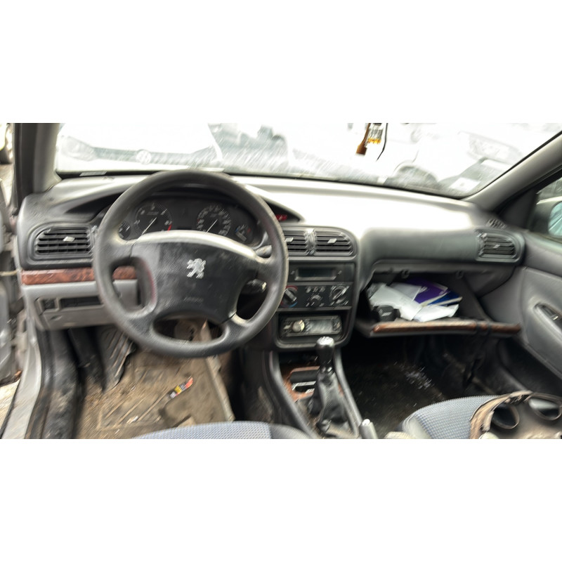 Poignee porte avant gauche PEUGEOT 406 Photo n°17