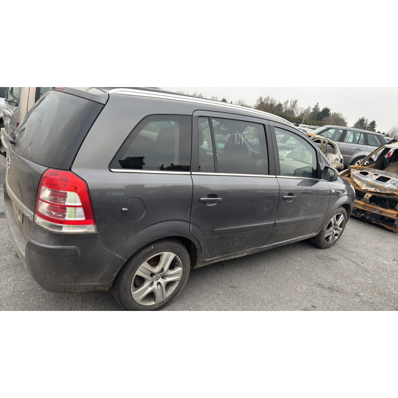 Pare choc arriere OPEL ZAFIRA B Photo n°14