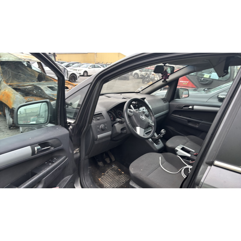 Pare choc arriere OPEL ZAFIRA B Photo n°16