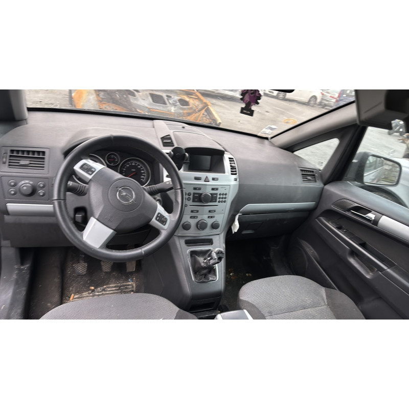 Pare choc arriere OPEL ZAFIRA B Photo n°19