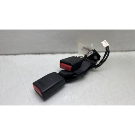 Attache ceinture arriere droit MAZDA 3 3