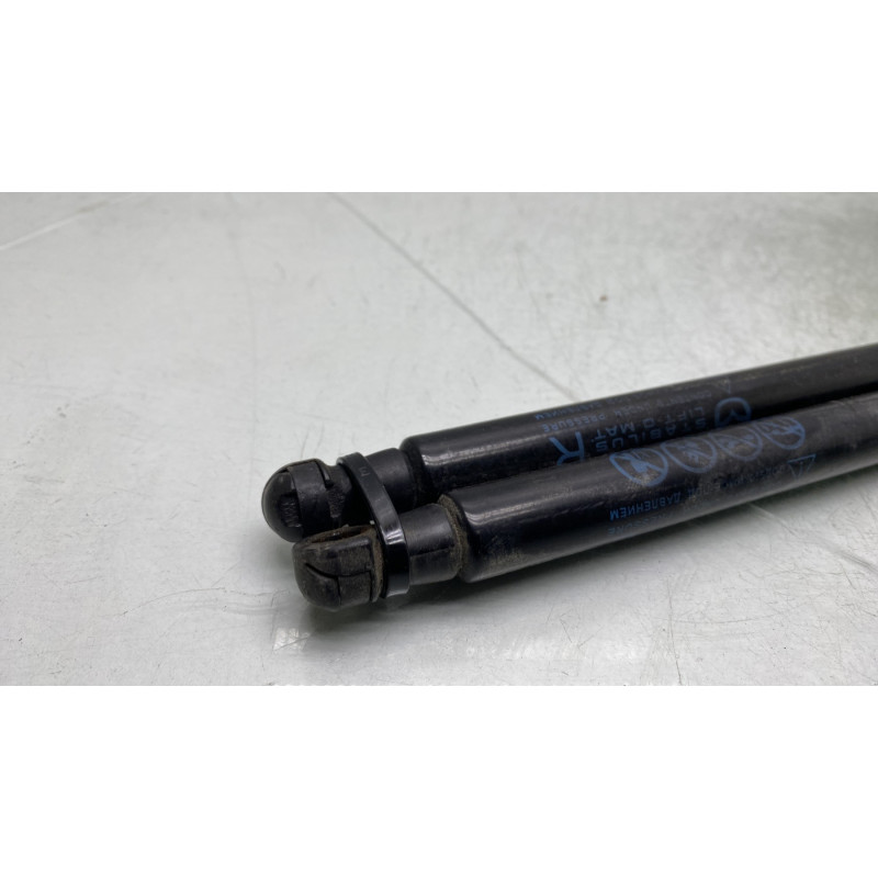 Verin de coffre MAZDA 3 3 Photo n°3