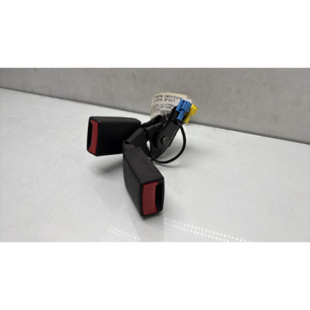 Attache ceinture arriere droit MERCEDES CLASSE A 176 Photo n°1