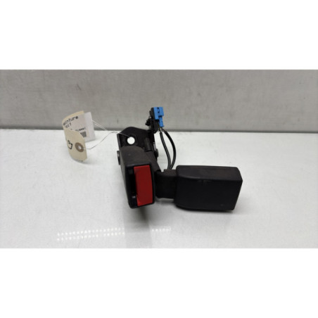 Attache ceinture arriere droit MERCEDES CLASSE A 176