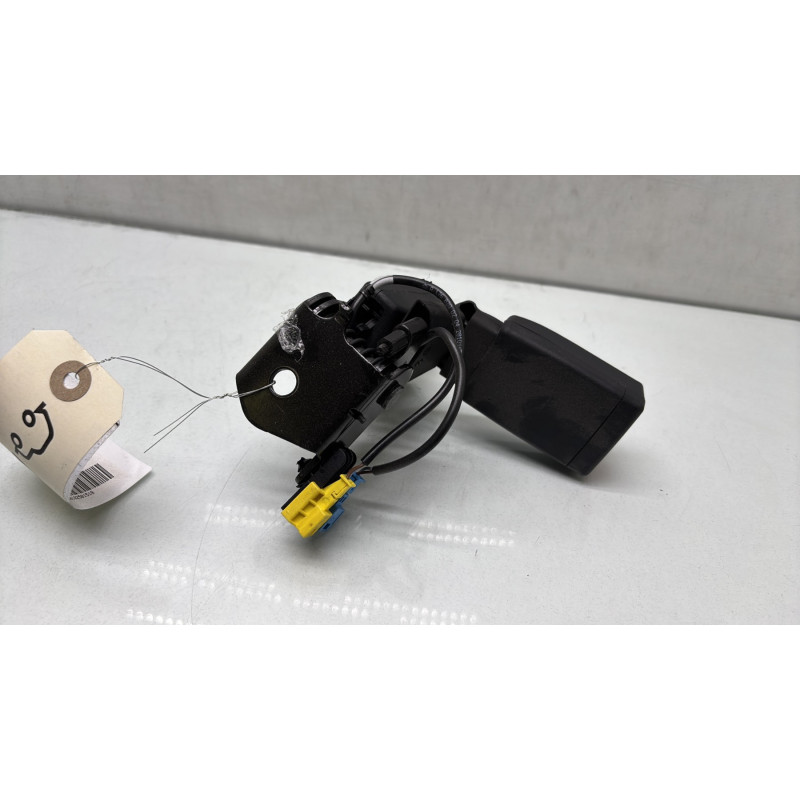 Attache ceinture arriere droit MERCEDES CLASSE A 176 Photo n°4