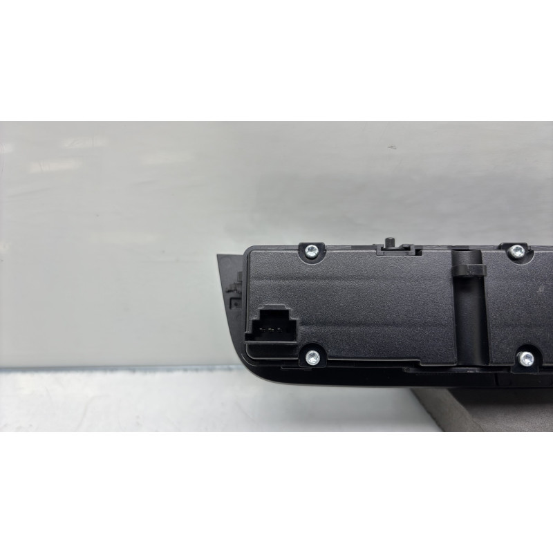 Bouton de warning MERCEDES CLASSE A 176 Photo n°4