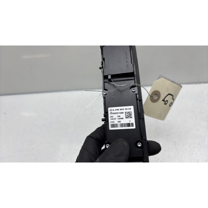 Bouton de warning MERCEDES CLASSE A 176 Photo n°5