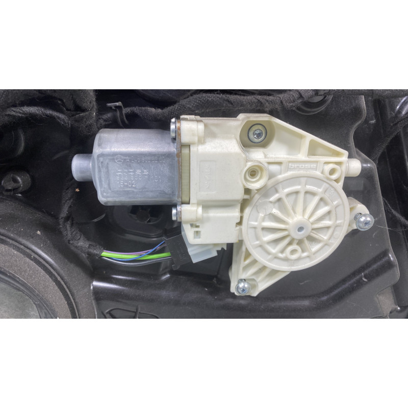Leve vitre electrique avant droit MERCEDES CLASSE A 176 Photo n°4