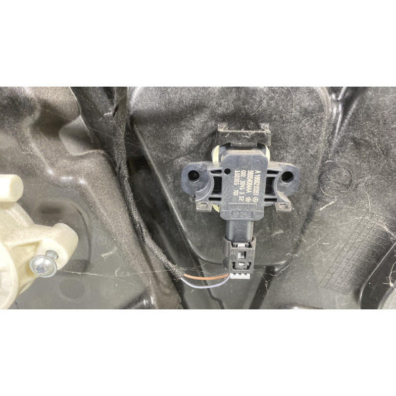 Leve vitre electrique avant droit MERCEDES CLASSE A 176 Photo n°5