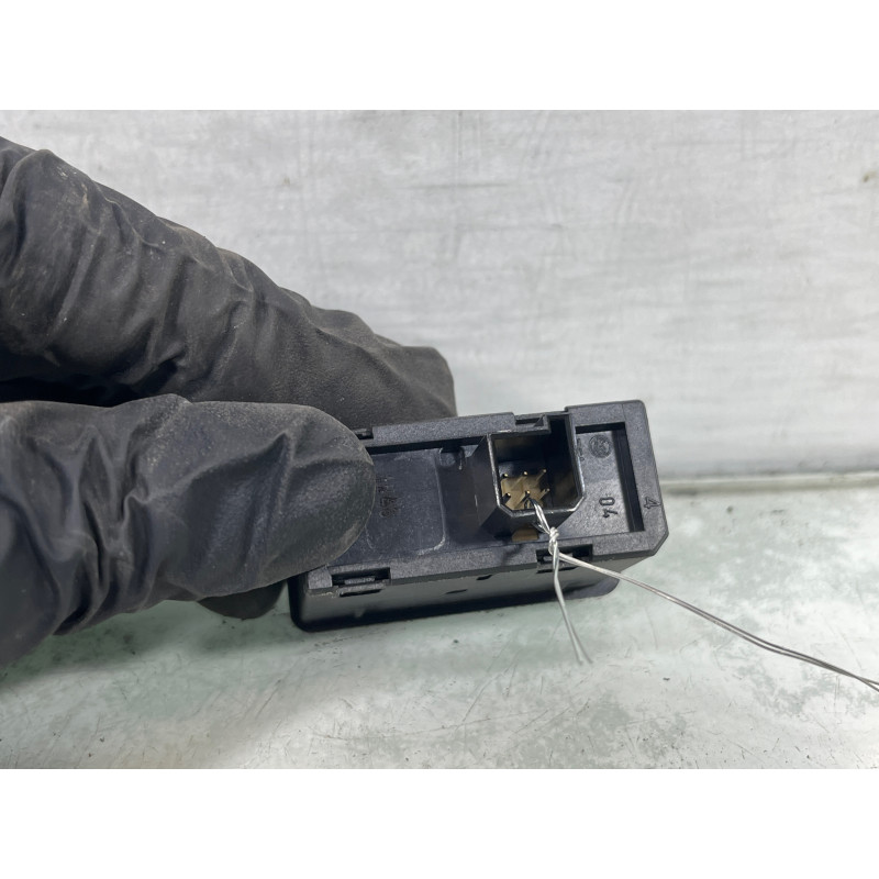 Interrupteur de leve vitre arriere gauche OPEL ZAFIRA B Photo n°3