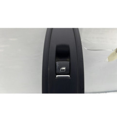 Interrupteur de leve vitre avant droit BMW SERIE 1 F21