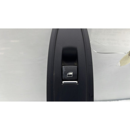 Interrupteur de leve vitre avant droit BMW SERIE 1 F21