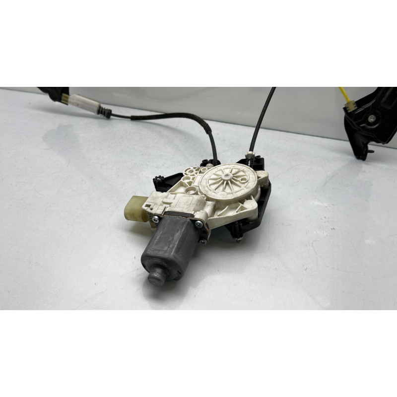 Leve vitre electrique avant droit BMW SERIE 1 F21 Photo n°6