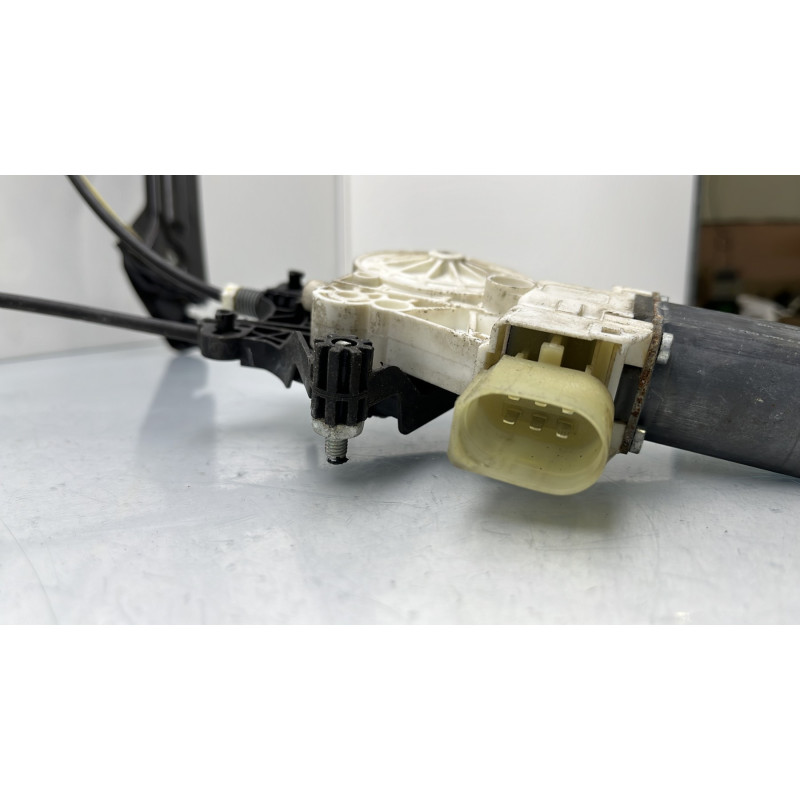 Leve vitre electrique avant droit BMW SERIE 1 F21 Photo n°7
