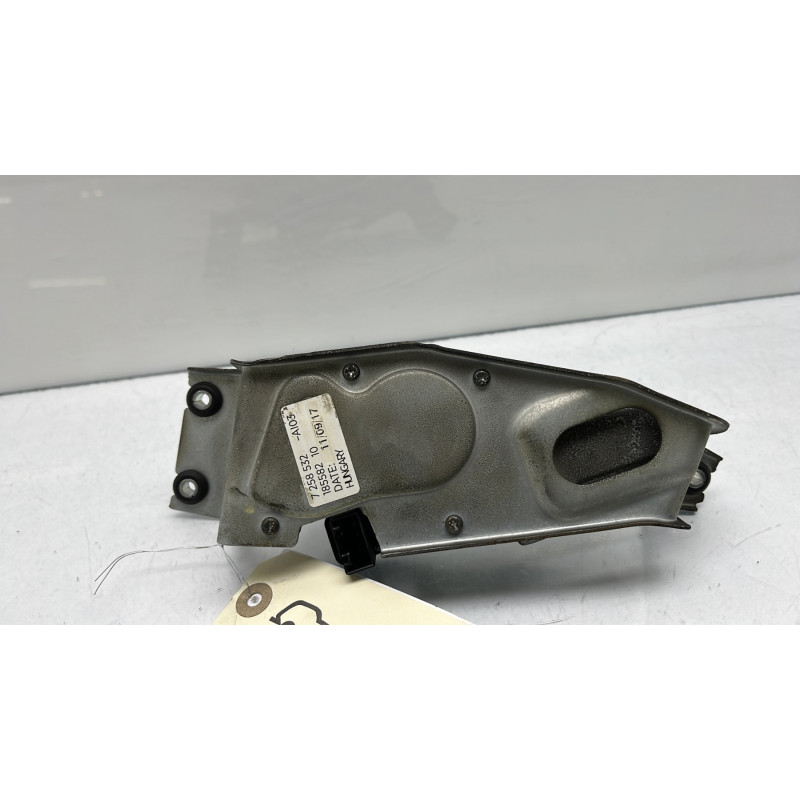 Moteur essuie glace arriere BMW SERIE 1 F21 Photo n°3