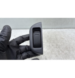 Interrupteur de leve vitre avant droit TOYOTA AYGO 1 Photo n°1