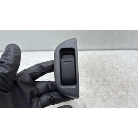 Interrupteur de leve vitre avant droit TOYOTA AYGO 1 Photo n°1