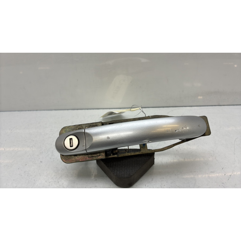 Poignee porte avant droit VOLKSWAGEN NEW BEETLE 1 Photo n°4