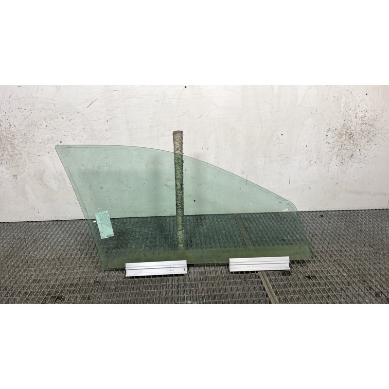 Vitre avant gauche VOLVO S 60 1 Photo n°4