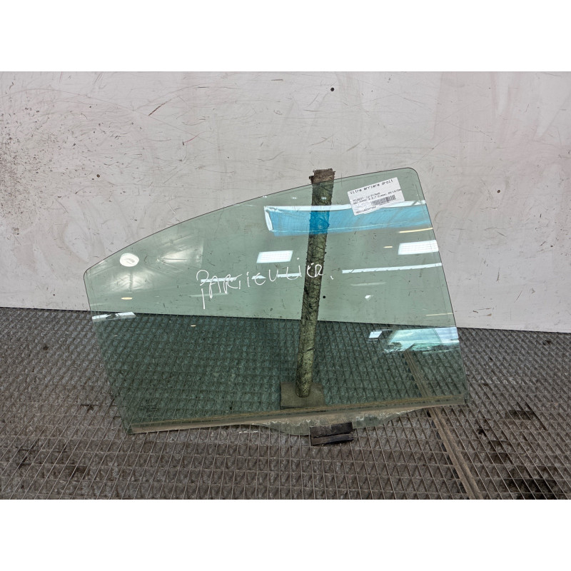 Vitre arriere droit PEUGEOT 607 Photo n°1
