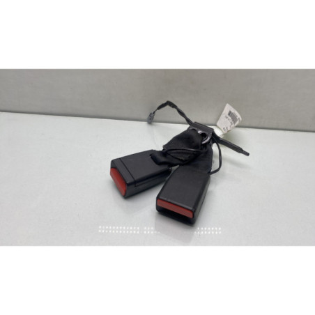 Attache ceinture arriere gauche RENAULT CLIO 4
