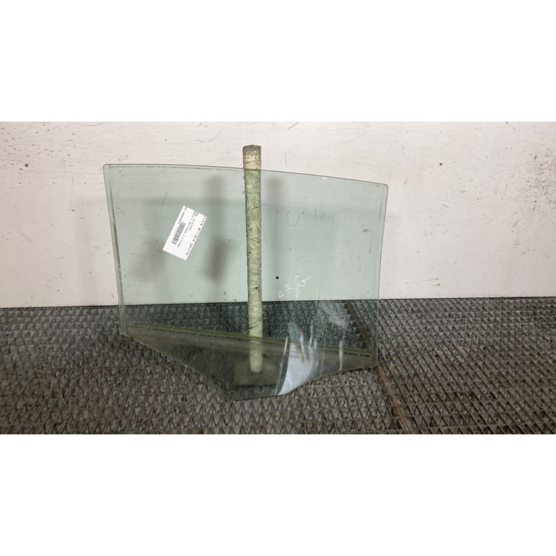 Vitre arriere gauche BMW SERIE 1 E87 Photo n°5