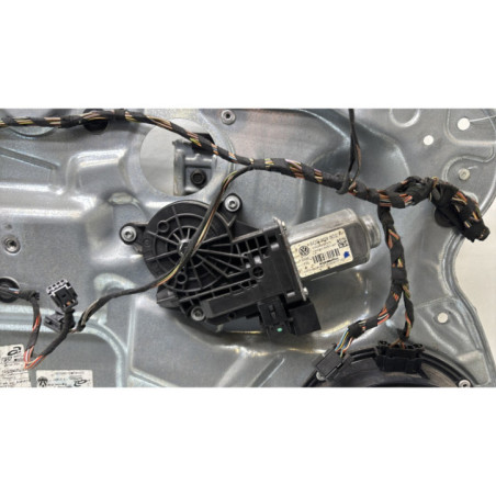 Leve vitre electrique avant gauche VOLKSWAGEN POLO 4