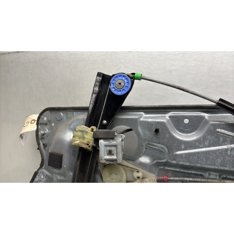 Leve vitre electrique avant gauche VOLKSWAGEN POLO 4 Photo n°6
