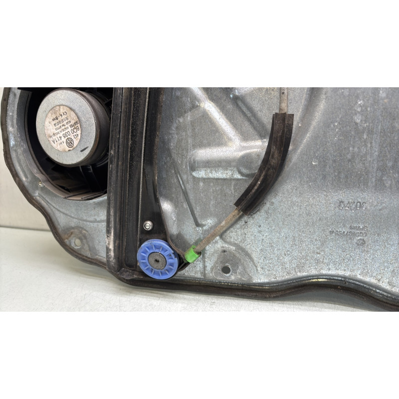 Leve vitre electrique avant gauche VOLKSWAGEN POLO 4 Photo n°7