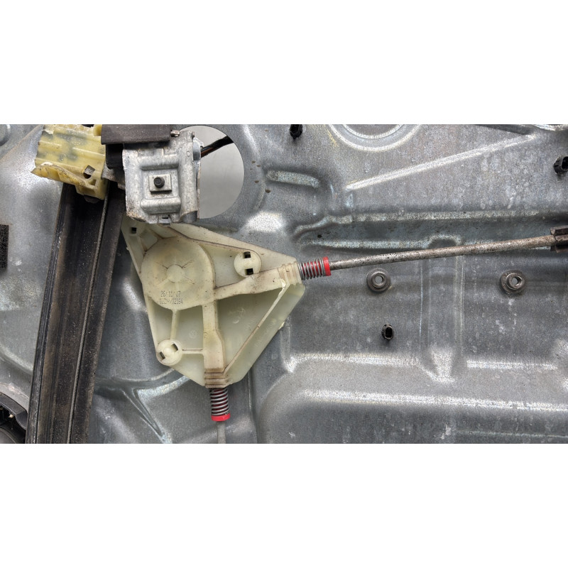 Leve vitre electrique avant gauche VOLKSWAGEN POLO 4 Photo n°8