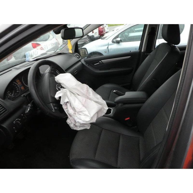 Verin de coffre MERCEDES CLASSE A 169 Photo n°12