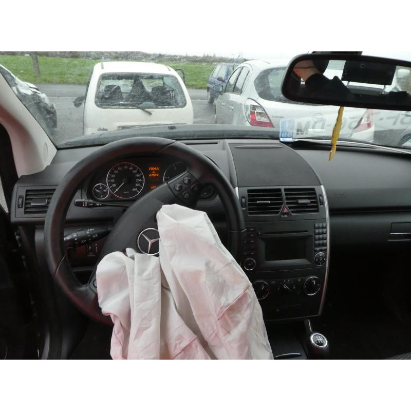 Verin de coffre MERCEDES CLASSE A 169 Photo n°13