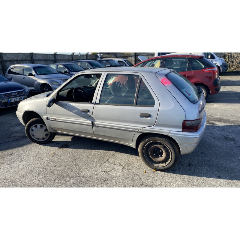 Pare choc arriere CITROEN SAXO Photo n°12