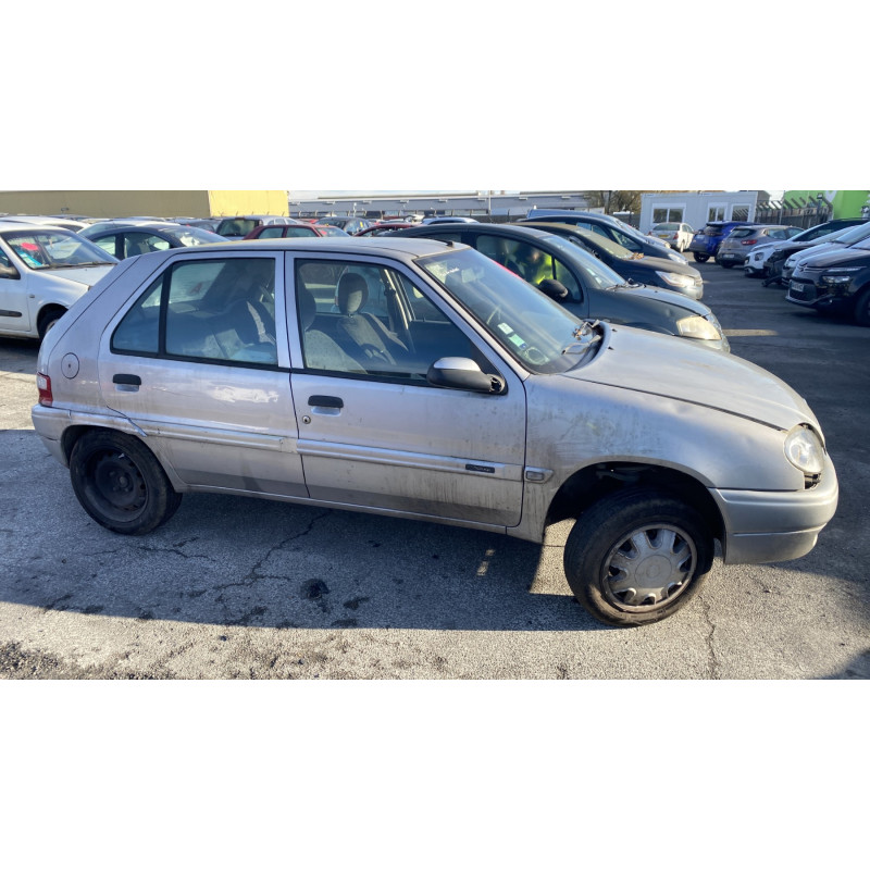 Pare choc arriere CITROEN SAXO Photo n°13